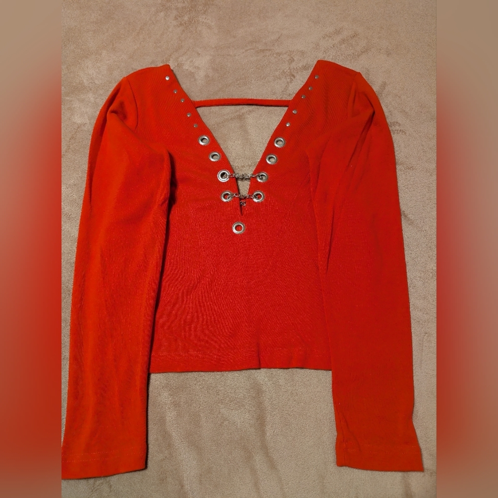 Red Cotton - Chrome Grommets & ⛓️‍💥 Long Sleeve Top - Picture 5 of 13